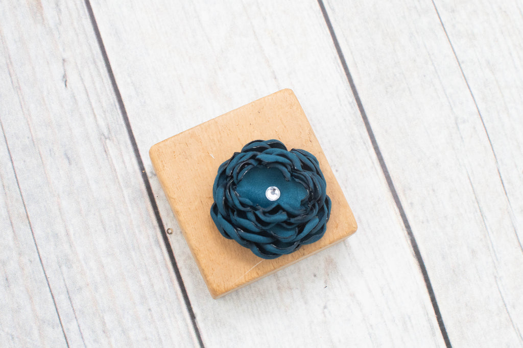 {Jade} Dollop